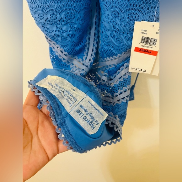 🩷✨BECCA GORGEOUS ONE PIECE SWIMSUIT✨🩷‎ - Picture 5 of 8